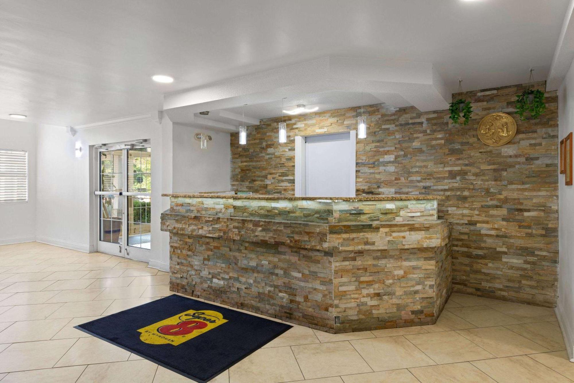 Hotel Super 8 By Wyndham Harbison/Parkridge Hospital à Columbia Extérieur photo